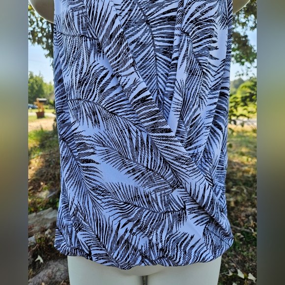 WHBM Palm Wrap Top - Picture 3 of 10